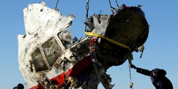 Лавров: США скрывают "факты колоссальной важности" по крушению MH17