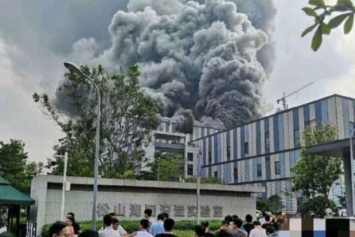 В Китае взорвались и сгорели склады с новейшими смартфонами Xiaomi