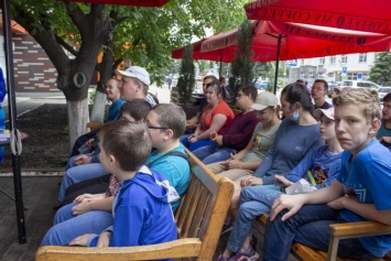 В Покровске прошла благотворительная акция для детей с инвалидностью, - ФОТО