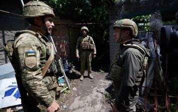 Зеленский побывал на передовой на Донбассе