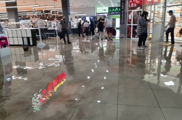 Аномальный ливень: В Северодонецке затопило торговый центр