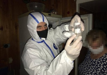 С целью сбыта: в Киеве биотехнолог выкрала пробирки с опасным штаммом вируса