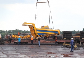 В Измаиле «упаковали» для отправки в Сербию три грузовика-гиганта