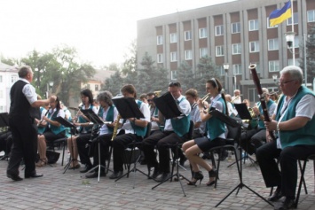 Жителей Ингулецкого района приглашают на бесплатные концерты духовых оркестров