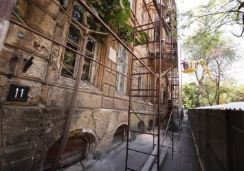 В Одессе начали реставрировать Дом Гоголя: ремонт будут делать в два этапа