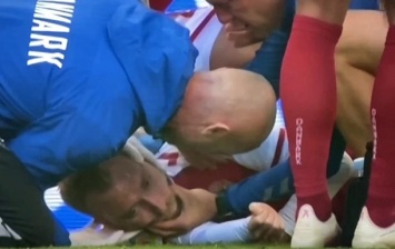 Футболист сборной Дании потерял сознание во время игры с Финляндией. Врачи использовали дефибриллятор