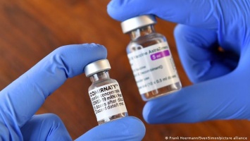 Прививка от ковида: вакцинация двумя препаратами эффективна?