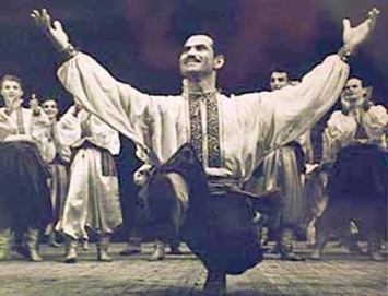 Умер Григорий Чапкис. Чем запомнился хореограф, который сидел на коленях у Сталина и танцевал для Дали