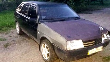 Возле Томаковки автоугонщик избил владельца авто и похитил ВАЗ-2109