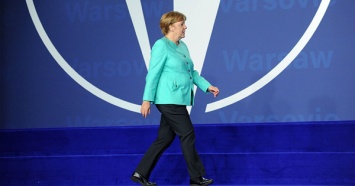 Меркель заявила о планах обсудить Украину и Беларусь на саммите НАТО