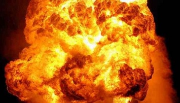 В России произошел большой взрыв на складе, огонь перекинулся на газовую АЗС