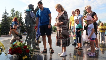 В Никополе почтили память погибших десантников