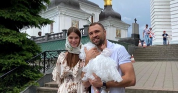 Макс Михайлюк и Дарья Хлистун показали лицо дочери во время крещения: трогательные фото