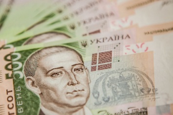 Сфера здравоохранения быстрее всего выросла по доходам с 2010 года в Украине - исследование