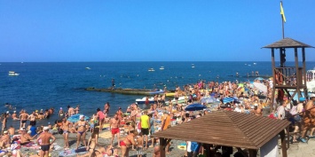 Туристы "перегрузили" черноморское побережье