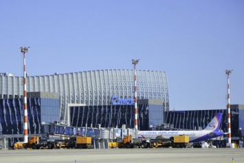 В Крыму Boeing после посадки выкатился за пределы взлетно-посадочной полосы
