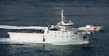 Разведывательный корабль Франции вошел в Черное море (ФОТО)