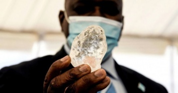 1098 карат: в Ботсване нашли алмаз, который может быть третьим крупнейшим в мире