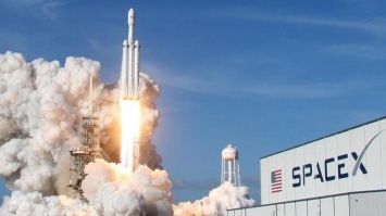 SpaceX вывели на орбиту сверхсекретный военный спутник (видео)