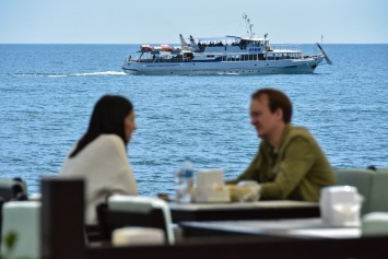 Сотрудники крупных туристических предприятий Крыма привиты от коронавируса на 90%