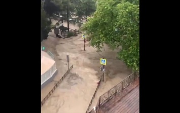 Наводнение в Ялте: началась эвакуация людей