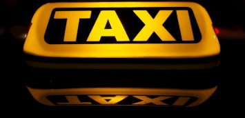 В Запорожье пассажир такси обокрал водителя