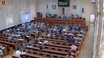 Одесский облсовет сделал почетными гражданами экс-нардепа, адвоката и винодела