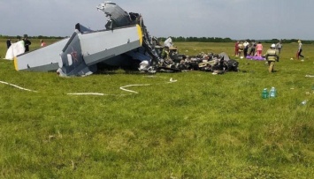 В России разбился самолет с парашютистами, есть погибшие