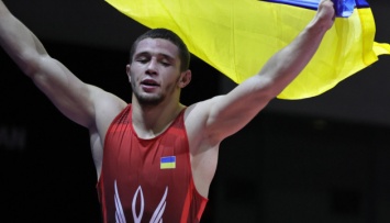 Украинцы выиграли 4 «золота» на юниорском чемпионате Европы по вольной и женской борьбе