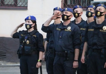 Впервые в Украине: в Одессе женщина-нацгвардеец возглавила патрулирование города