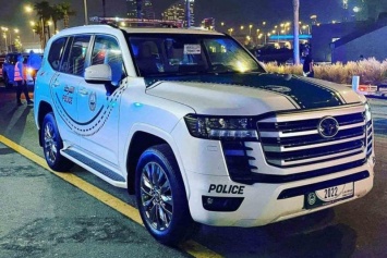 В ОАЭ полиция начала использовать Land Cruiser 300