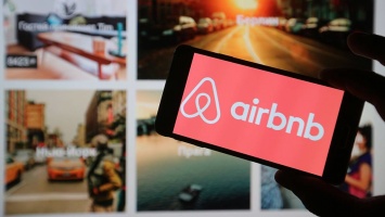 Команда из бывших агентов ЦРУ и $50 миллионов в год на компенсации: как Airbnb борется за свою репутацию