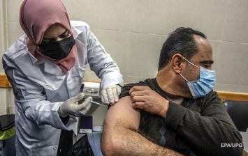 В столице ОАЭ предлагают бесплатно вакцинироваться туристам