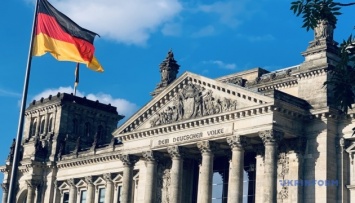 Германия в отношениях с РФ должна придерживаться европейской политики - депутат Бундестага