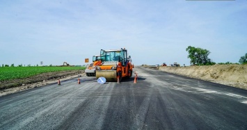 Какие дороги Днепропетровской области отремонтируют за 1,4 млрд грн: где повезет водителям