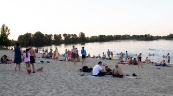 На пяти пляжах Киева запретили купаться