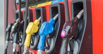 После увеличения предельных цен на бензин ценник на АЗС "Приват" подскочил на 1 грн
