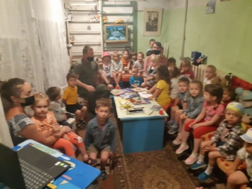 В Марьинке воспитанников детского сада эвакуировали в бомбоубежище из-за обстрелов
