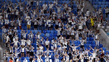 Вспышку COVID-19 в Финляндии вызвали футбольные фанаты, которые вернулись из РФ