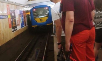 Работа "синей" ветки столичного метро изменена из-за чрезвычайного происшествия