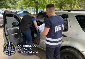 В Харькове подозревают 10 правоохранителей во взятках и пытках наркозависимых