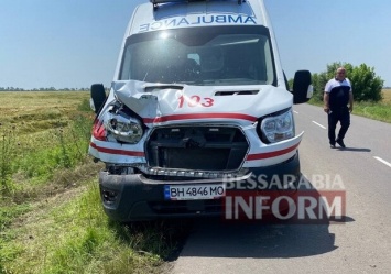 В Одесской области "скорая" с четырехмесячным ребенком попала в ДТП: видео момента аварии