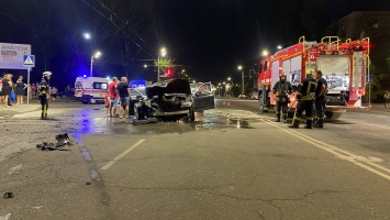 В ночной аварии в Кривом Роге пострадало пять человек