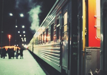 Лежал на рельсах: поезд Одесса - Харьков насмерть сбил мужчину