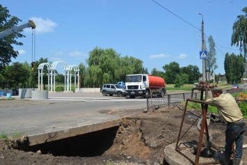 В Покровске приступили к ремонту канализационного коллектора (ФОТО)