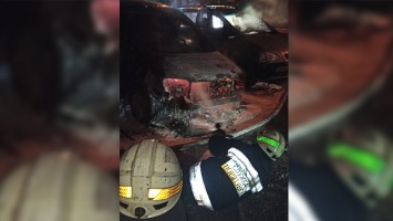 Ночью в Днепре на Кожемяки горели Volkswagen и Opel