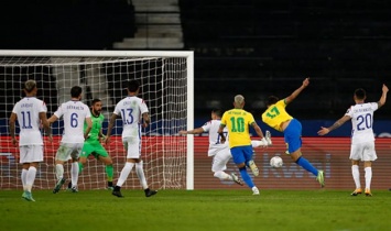 Копа Америка: Бразилия в меньшинстве обыграла Чили и вышла в полуфинал