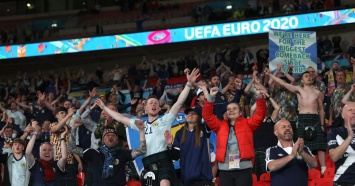 Толпы на футбольных матчах Чемпионата Европы вызывают рост количества инфекций, сообщает ВОЗ