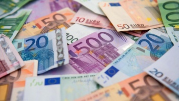 Евро подешевел: курс валют на 5 июля