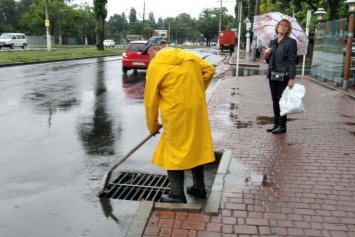 В связи с непогодой коммунальные службы Одессы работают в усиленном режиме